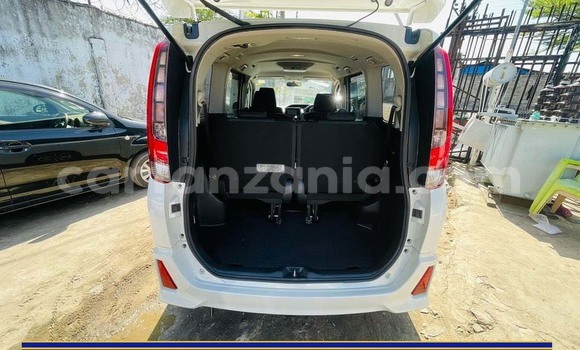 Buy New Toyota Noah White Car in Dar es Salaam in Dar es Salaam Buy New Toyota Noah White Car in Dar es Salaam in Dar es Salaam