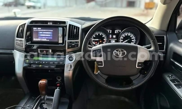 Buy Import Toyota Land Cruiser White Car in Dar es Salaam in Dar es Salaam Buy Import Toyota Land Cruiser White Car in Dar es Salaam in Dar es Salaam