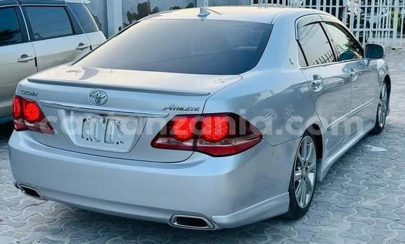 Buy Import Toyota Crown Silver Car in Dar es Salaam in Dar es Salaam Buy Import Toyota Crown Silver Car in Dar es Salaam in Dar es Salaam