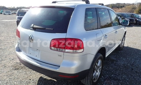 Nunua Imported Volkswagen Touareg Fedha Gari ndani ya Dar es Salaam nchini Dar es Salaam Nunua Imported Volkswagen Touareg Fedha Gari ndani ya Dar es Salaam nchini Dar es Salaam