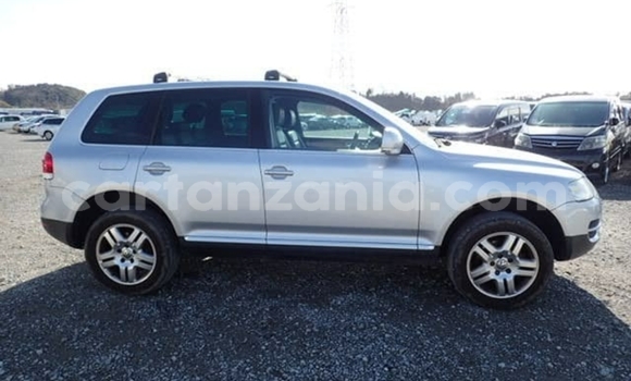 Nunua Imported Volkswagen Touareg Fedha Gari ndani ya Dar es Salaam nchini Dar es Salaam Nunua Imported Volkswagen Touareg Fedha Gari ndani ya Dar es Salaam nchini Dar es Salaam