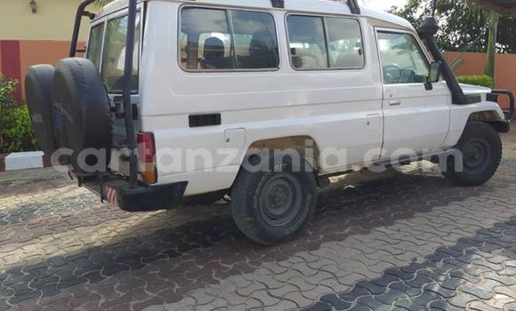 Buy Used Toyota Land Cruiser White Car in Dar es Salaam in Dar es Salaam Buy Used Toyota Land Cruiser White Car in Dar es Salaam in Dar es Salaam