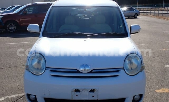 Buy Import Toyota Sienta White Car in Dar es Salaam in Dar es Salaam