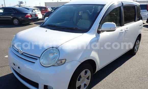 Buy Import Toyota Sienta White Car in Dar es Salaam in Dar es Salaam Buy Import Toyota Sienta White Car in Dar es Salaam in Dar es Salaam