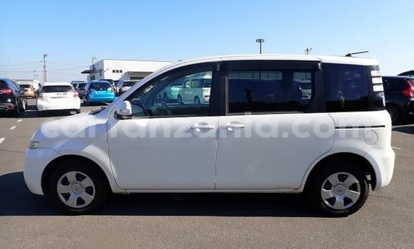 Buy Import Toyota Sienta White Car in Dar es Salaam in Dar es Salaam Buy Import Toyota Sienta White Car in Dar es Salaam in Dar es Salaam