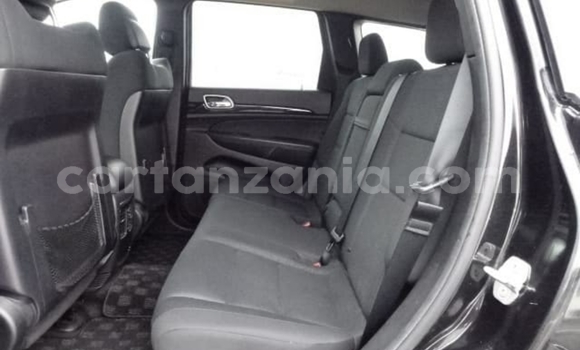 Nunua Imported Jeep Cherokee Nyeusi Gari ndani ya Dar es Salaam nchini Dar es Salaam Nunua Imported Jeep Cherokee Nyeusi Gari ndani ya Dar es Salaam nchini Dar es Salaam