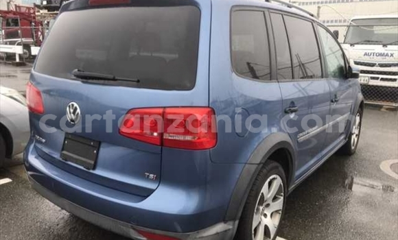 Nunua Imported Volkswagen Touran Bluu Gari ndani ya Dar es Salaam nchini Dar es Salaam Nunua Imported Volkswagen Touran Bluu Gari ndani ya Dar es Salaam nchini Dar es Salaam