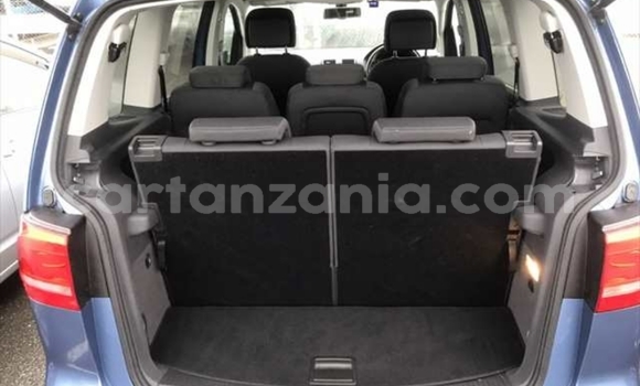 Nunua Imported Volkswagen Touran Bluu Gari ndani ya Dar es Salaam nchini Dar es Salaam Nunua Imported Volkswagen Touran Bluu Gari ndani ya Dar es Salaam nchini Dar es Salaam