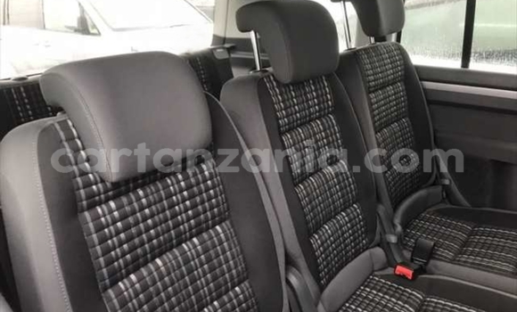 Nunua Imported Volkswagen Touran Bluu Gari ndani ya Dar es Salaam nchini Dar es Salaam Nunua Imported Volkswagen Touran Bluu Gari ndani ya Dar es Salaam nchini Dar es Salaam