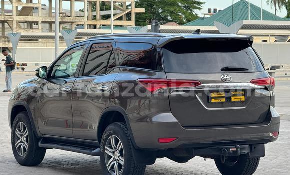 Nunua Ilio tumika Toyota Fortuner Nyingine Gari ndani ya Dar es Salaam nchini Dar es Salaam Nunua Ilio tumika Toyota Fortuner Nyingine Gari ndani ya Dar es Salaam nchini Dar es Salaam