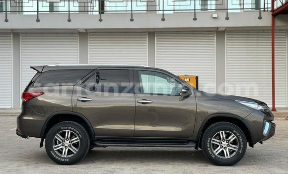 Nunua Ilio tumika Toyota Fortuner Nyingine Gari ndani ya Dar es Salaam nchini Dar es Salaam Nunua Ilio tumika Toyota Fortuner Nyingine Gari ndani ya Dar es Salaam nchini Dar es Salaam