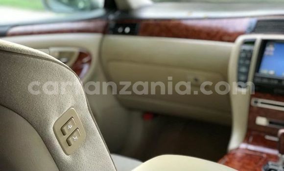 Buy Used Toyota Crown Silver Car in Dar es Salaam in Dar es Salaam Buy Used Toyota Crown Silver Car in Dar es Salaam in Dar es Salaam