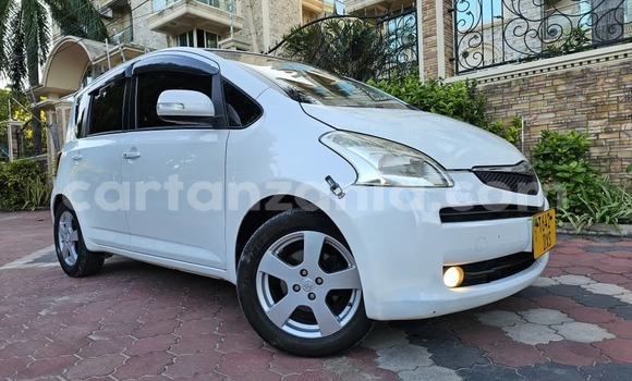 Buy Used Toyota RAV4 White Car in Dar es Salaam in Dar es Salaam Buy Used Toyota RAV4 White Car in Dar es Salaam in Dar es Salaam