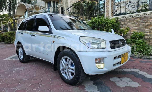 Buy Used Toyota RAV4 White Car in Dar es Salaam in Dar es Salaam Buy Used Toyota RAV4 White Car in Dar es Salaam in Dar es Salaam
