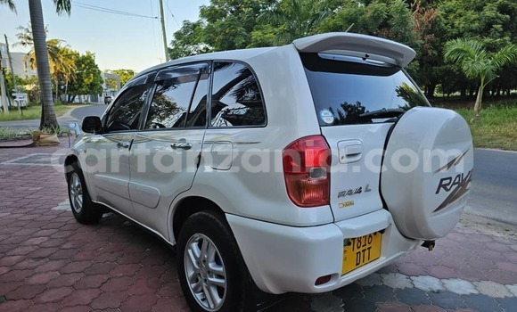 Buy Used Toyota RAV4 White Car in Dar es Salaam in Dar es Salaam Buy Used Toyota RAV4 White Car in Dar es Salaam in Dar es Salaam