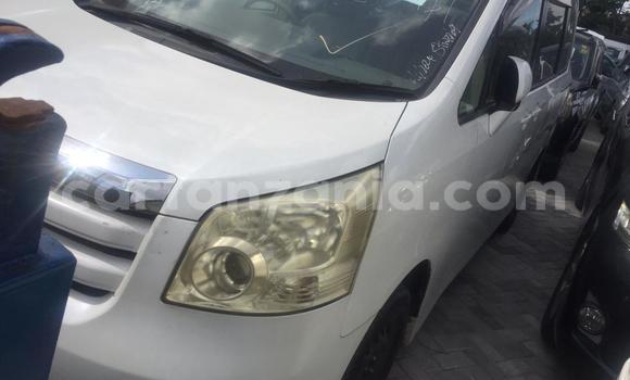 Buy New Toyota Noah Other Car in Dar es Salaam in Dar es Salaam Buy New Toyota Noah Other Car in Dar es Salaam in Dar es Salaam