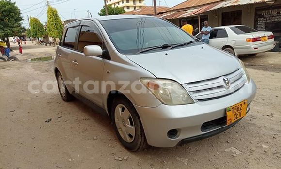 Buy Used Toyota IST Silver Car in Dar es Salaam in Dar es Salaam Buy Used Toyota IST Silver Car in Dar es Salaam in Dar es Salaam