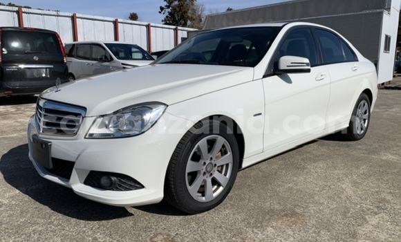 Nunua Imported Mercedes‒Benz C–Class Nyeupe Gari ndani ya Dar es Salaam nchini Dar es Salaam Nunua Imported Mercedes‒Benz C–Class Nyeupe Gari ndani ya Dar es Salaam nchini Dar es Salaam