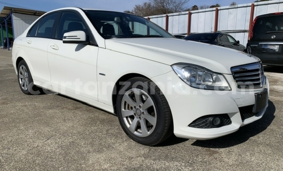 Nunua Imported Mercedes‒Benz C–Class Nyeupe Gari ndani ya Dar es Salaam nchini Dar es Salaam Nunua Imported Mercedes‒Benz C–Class Nyeupe Gari ndani ya Dar es Salaam nchini Dar es Salaam