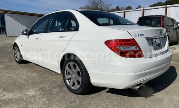Nunua Imported Mercedes‒Benz C–Class Nyeupe Gari ndani ya Dar es Salaam nchini Dar es Salaam Nunua Imported Mercedes‒Benz C–Class Nyeupe Gari ndani ya Dar es Salaam nchini Dar es Salaam