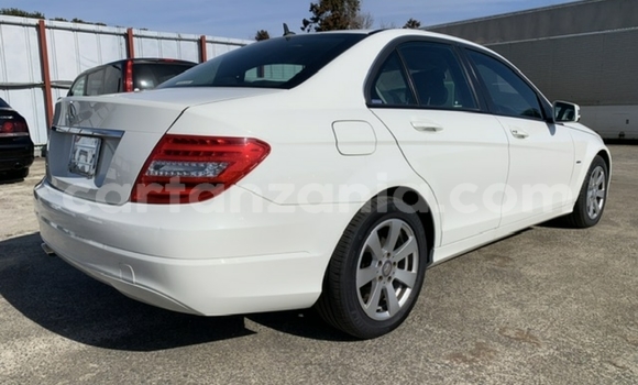 Nunua Imported Mercedes‒Benz C–Class Nyeupe Gari ndani ya Dar es Salaam nchini Dar es Salaam Nunua Imported Mercedes‒Benz C–Class Nyeupe Gari ndani ya Dar es Salaam nchini Dar es Salaam