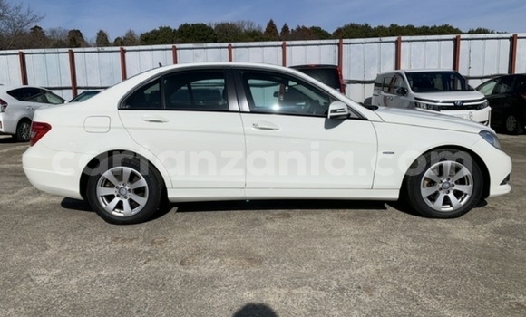 Nunua Imported Mercedes‒Benz C–Class Nyeupe Gari ndani ya Dar es Salaam nchini Dar es Salaam Nunua Imported Mercedes‒Benz C–Class Nyeupe Gari ndani ya Dar es Salaam nchini Dar es Salaam