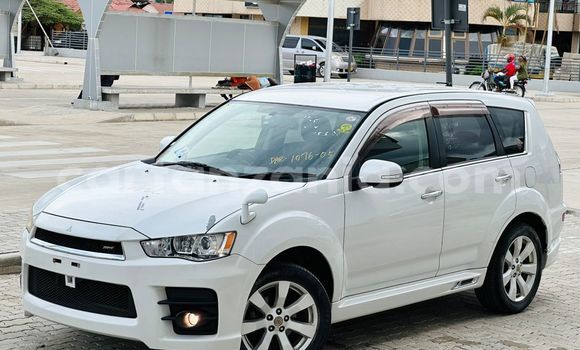 Buy Import Mitsubishi Outlander White Car in Dar es Salaam in Dar es Salaam Buy Import Mitsubishi Outlander White Car in Dar es Salaam in Dar es Salaam