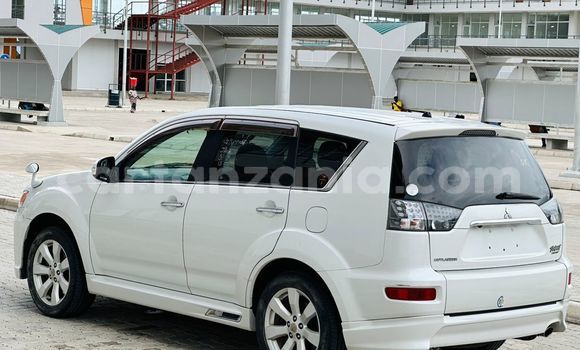 Buy Import Mitsubishi Outlander White Car in Dar es Salaam in Dar es Salaam Buy Import Mitsubishi Outlander White Car in Dar es Salaam in Dar es Salaam
