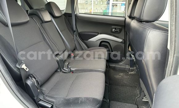 Buy Import Mitsubishi Outlander White Car in Dar es Salaam in Dar es Salaam Buy Import Mitsubishi Outlander White Car in Dar es Salaam in Dar es Salaam