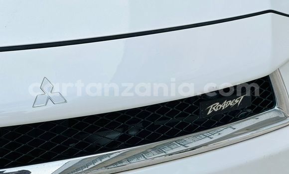 Buy Import Mitsubishi Outlander White Car in Dar es Salaam in Dar es Salaam Buy Import Mitsubishi Outlander White Car in Dar es Salaam in Dar es Salaam