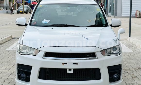 Buy Import Mitsubishi Outlander White Car in Dar es Salaam in Dar es Salaam Buy Import Mitsubishi Outlander White Car in Dar es Salaam in Dar es Salaam