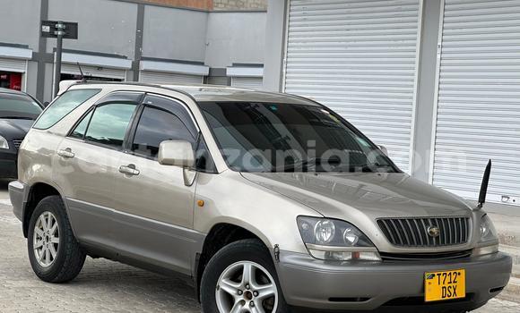 Nunua Ilio tumika Toyota Harrier Beige Gari ndani ya Dar es Salaam nchini Dar es Salaam Nunua Ilio tumika Toyota Harrier Beige Gari ndani ya Dar es Salaam nchini Dar es Salaam