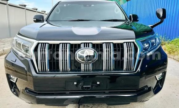 Nunua Mpya Toyota Land Cruiser Prado Nyeusi Gari ndani ya Dar es Salaam nchini Dar es Salaam