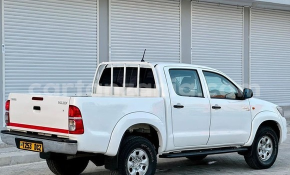 Nunua Ilio tumika Toyota Hilux Nyeupe Gari ndani ya Bagamoyo nchini Pwani Nunua Ilio tumika Toyota Hilux Nyeupe Gari ndani ya Bagamoyo nchini Pwani