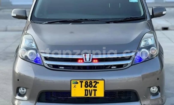 Buy Used Toyota ISis Other Car in Bahi in Dodoma