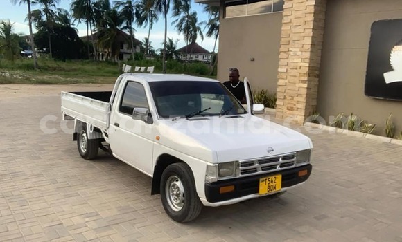 Nunua Ilio tumika Nissan Pickup Nyeupe Gari ndani ya Bahi nchini Dodoma Nunua Ilio tumika Nissan Pickup Nyeupe Gari ndani ya Bahi nchini Dodoma