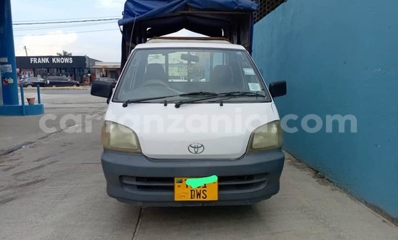 Nunua Ilio tumika Toyota Hiace Nyeupe Gari ndani ya Bagamoyo nchini Pwani