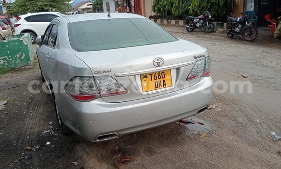 Nunua Ilio tumika Toyota Crown Nyingine Gari ndani ya Bagamoyo nchini Pwani Nunua Ilio tumika Toyota Crown Nyingine Gari ndani ya Bagamoyo nchini Pwani
