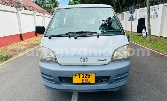 Buy Used Toyota Town Ace White Car in Bahi in Dodoma