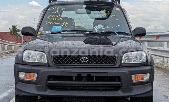 Nunua Ilio tumika Toyota RAV4 Nyeusi Gari ndani ya Bahi nchini Dodoma
