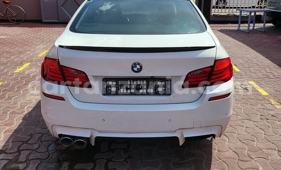 Nunua Ilio tumika BMW 5–Series Nyeupe Gari ndani ya Bagamoyo nchini Pwani Nunua Ilio tumika BMW 5–Series Nyeupe Gari ndani ya Bagamoyo nchini Pwani
