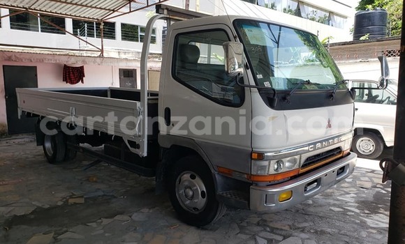 Nunua Ilio tumika Mitsubishi Rossa Nyeupe Lori ndani ya Bariadi nchini Simiyu Nunua Ilio tumika Mitsubishi Rossa Nyeupe Lori ndani ya Bariadi nchini Simiyu