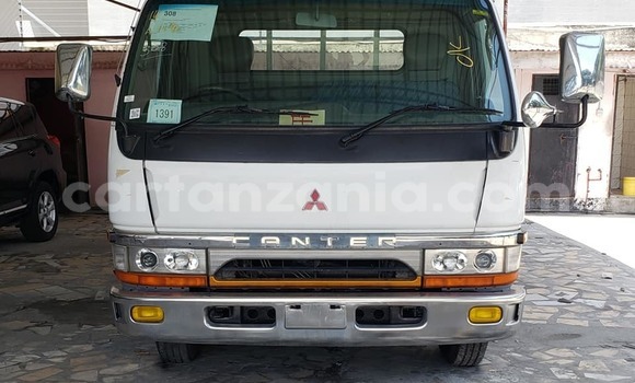 Nunua Ilio tumika Mitsubishi Rossa Nyeupe Lori ndani ya Bariadi nchini Simiyu Nunua Ilio tumika Mitsubishi Rossa Nyeupe Lori ndani ya Bariadi nchini Simiyu