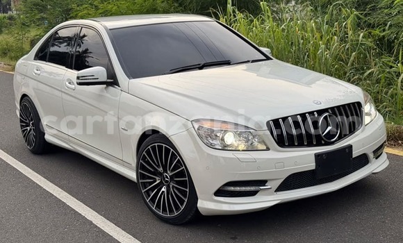 Buy Used Mercedes‒Benz C-klasse White Car in Bahi in Dodoma Buy Used Mercedes‒Benz C-klasse White Car in Bahi in Dodoma