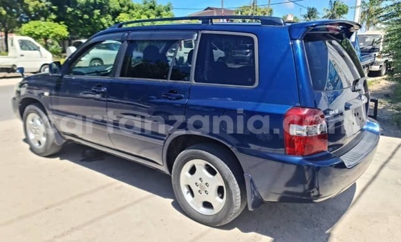 Nunua Ilio tumika Toyota Kluger Bluu Gari ndani ya Bariadi nchini Simiyu Nunua Ilio tumika Toyota Kluger Bluu Gari ndani ya Bariadi nchini Simiyu