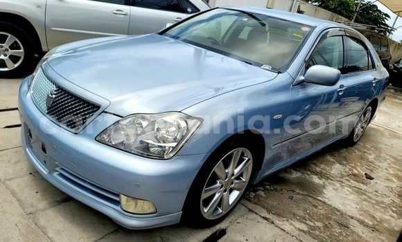 Nunua Ilio tumika Toyota Crown Bluu Gari ndani ya Bagamoyo nchini Pwani
