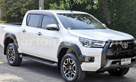 Buy Used Toyota Hilux White Car in Dar es Salaam in Dar es Salaam Buy Used Toyota Hilux White Car in Dar es Salaam in Dar es Salaam