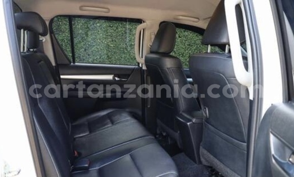 Buy Used Toyota Hilux White Car in Dar es Salaam in Dar es Salaam Buy Used Toyota Hilux White Car in Dar es Salaam in Dar es Salaam