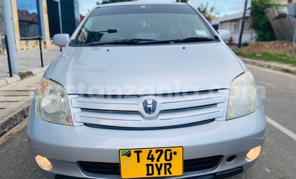 Buy Used Toyota IST Silver Car in Dar es Salaam in Dar es Salaam