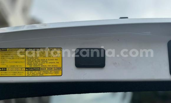 Nunua Imported Toyota Harrier Nyeupe Gari ndani ya Dar es Salaam nchini Dar es Salaam Nunua Imported Toyota Harrier Nyeupe Gari ndani ya Dar es Salaam nchini Dar es Salaam